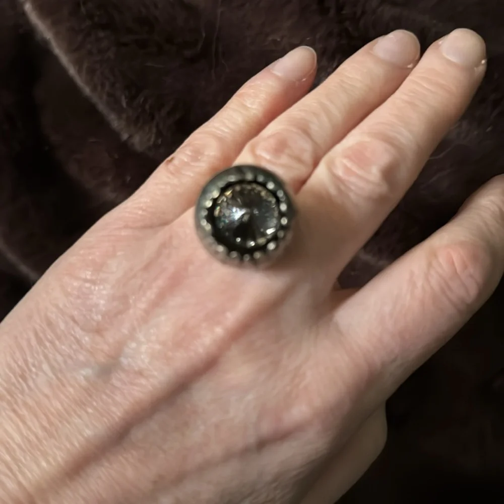 Konplott Elegant Silver-Toned Ring - Picture 5 of 6